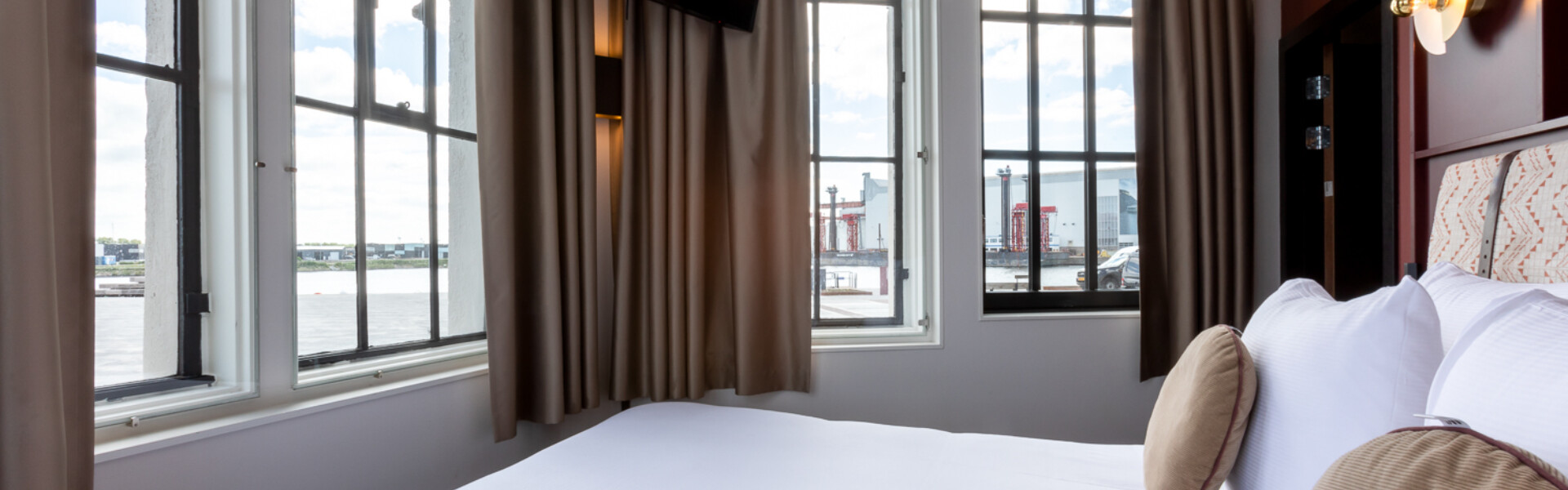 Suite 4P