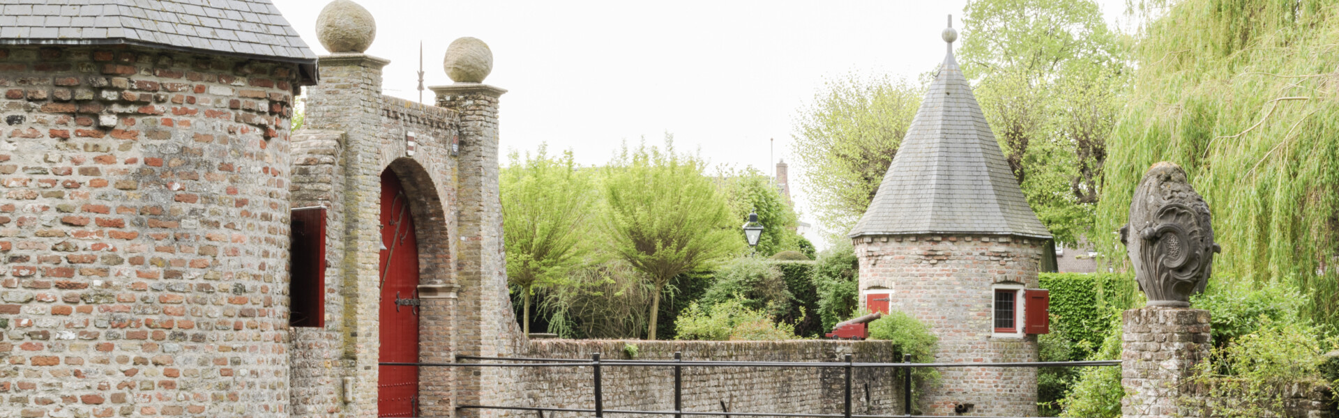 Trouwen in een Kasteeltuin